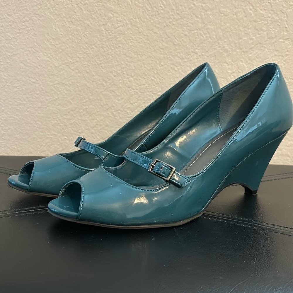 Predictions patent teal peep toe heel. Size 11.